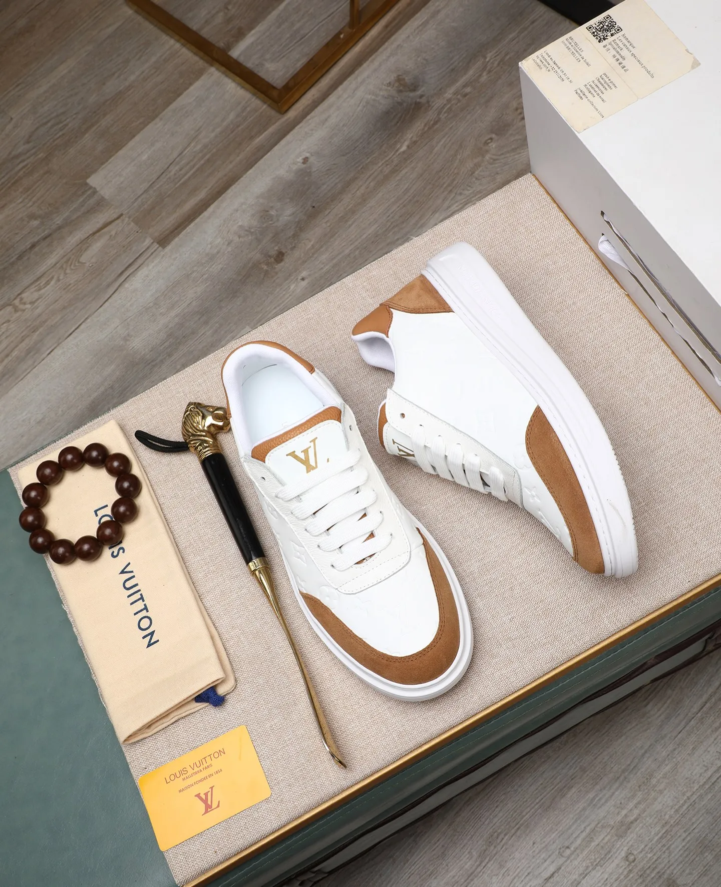 Men's shoes 💰540 📛📛【LOUIS VUITTON】Louis Vuitton new product👟Milan fashion catwalk style🇰🇾🇰🇾LV family logo, celebrity style, a must-have for fashionistas⚠️Classic presbyopia flower➕Water-dyed cow lining➕Special outsole👞Number 38-44 (45 46 custom-made)
